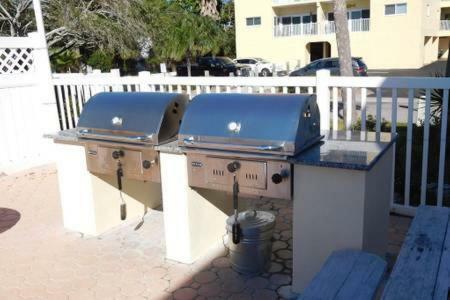 Townhouse At San Remo Apartment Clearwater Beach Exterior photo